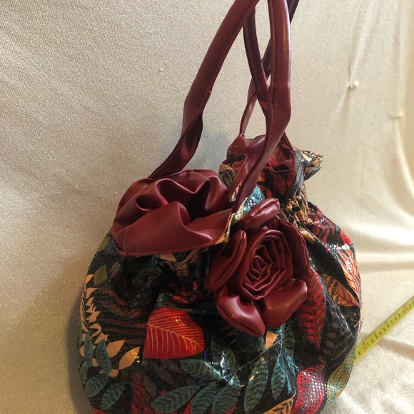 Bueno shoulder bag, faux snake skin, burgundy flower, leaves prints - Picture 2 of 13